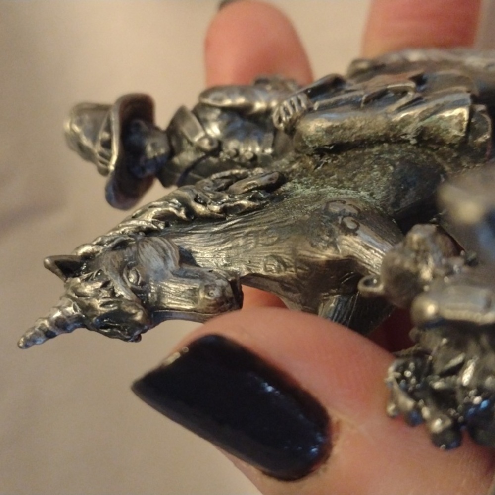 Tudor Mint pewter dragon "The Nursery" - Picture 6 of 10
